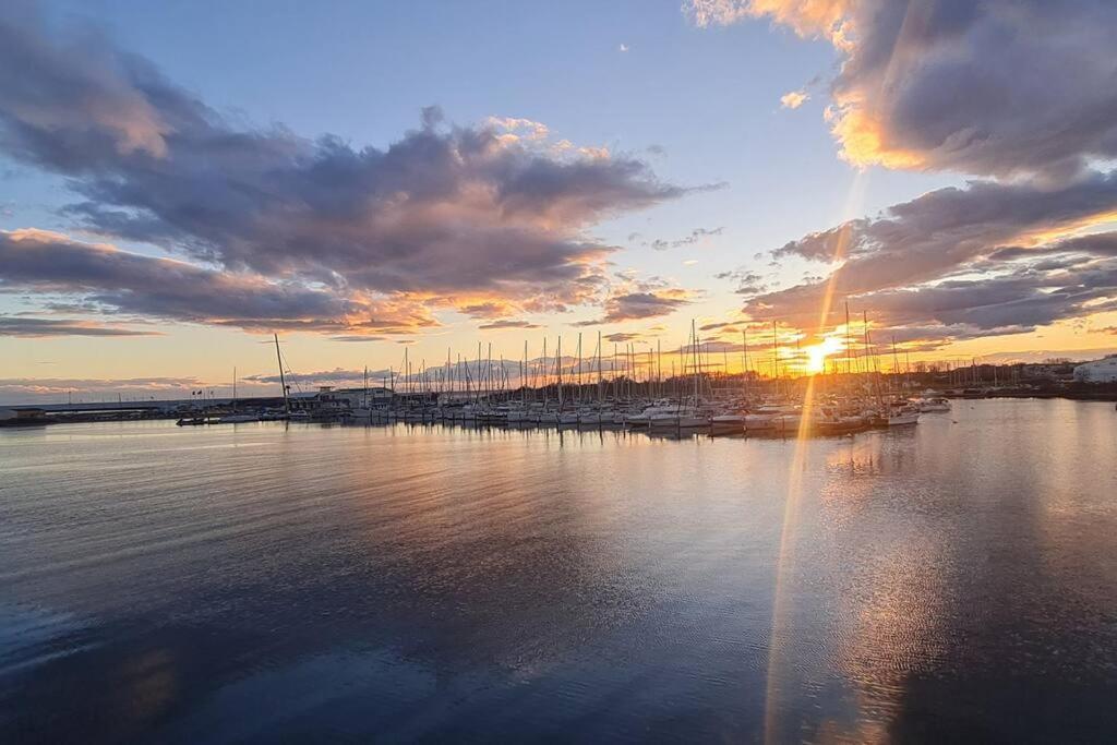 Appartement Avec Balcon, Vue Mer, Piscine, Parking Agde Kültér fotó